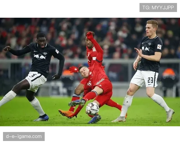 德甲中游混战加剧，焦点对决成争四关键