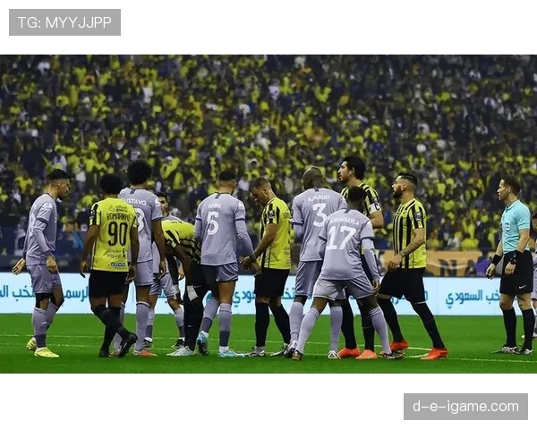 格拉纳达球员近期表现稳健,攻防两端展现持续提升态势 格拉纳达球员近期表现稳健,攻防两端展现持续提升态势