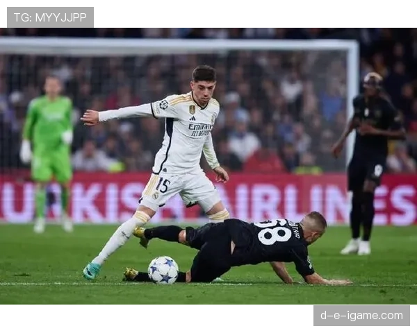 巴尔韦德与克罗斯中场风格及战术角色对比分析