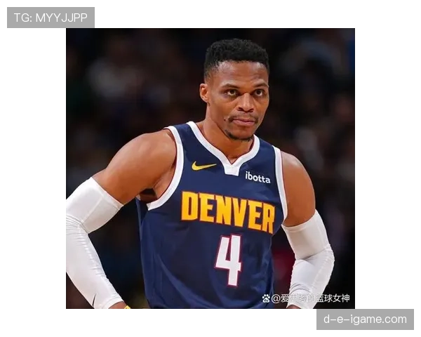 拉塞尔·韦斯特布鲁克又把机场当T台了，西装里夹球鞋，感觉他的衣柜比我家房子还值钱